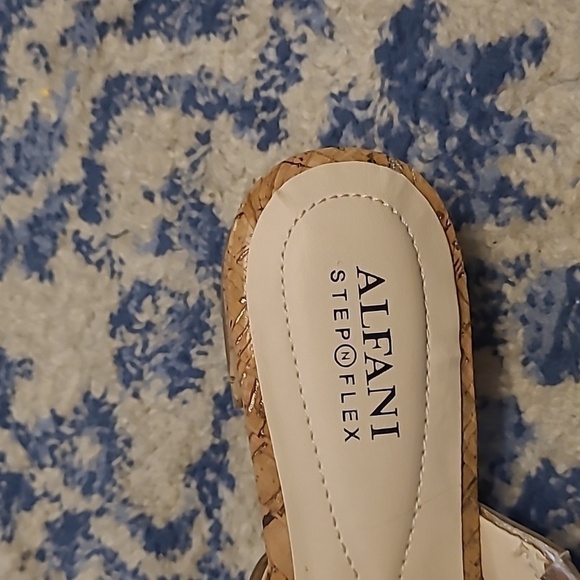 Alfani step n flex sz 8 gold cork low heel sandals new SH131 - Picture 3 of 6